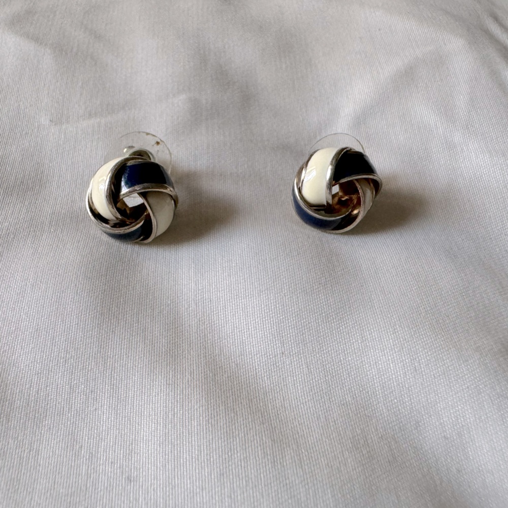 Women’s Stud Earrings